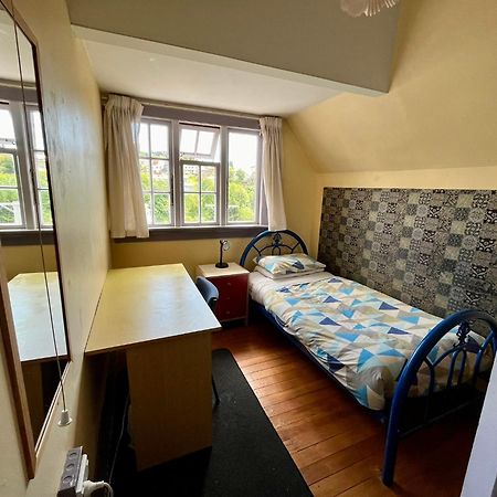 Chalet Backpackers Dunedin Exterior photo